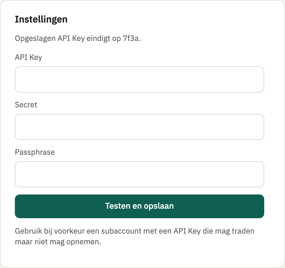 De kaart Instellingen met de velden API Key, Secret en Passphrase en de knop Testen en opslaan